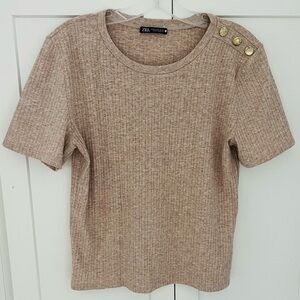 Zara Beige Ribbed Short Sleeve Top with Shoulder Buttons Size Medium